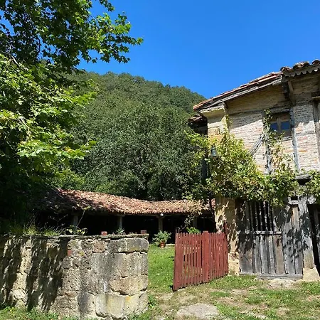 Hotel El Invernal De Vallobera Pujayo